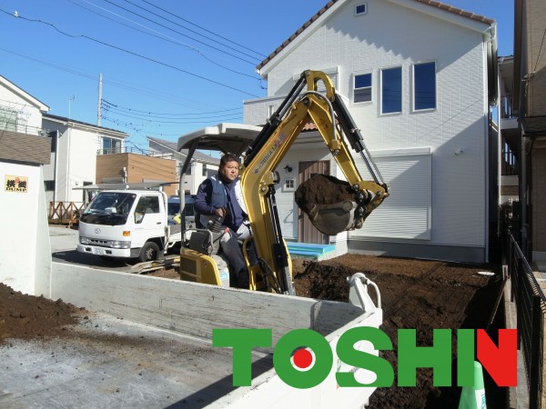 里村工務店のおしゃれな外構　土工事編　神奈川県　