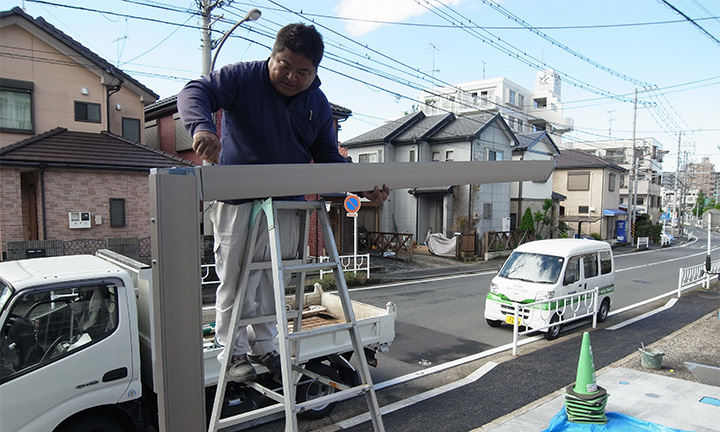 相模原市のカーポートのフレーム組立工事01