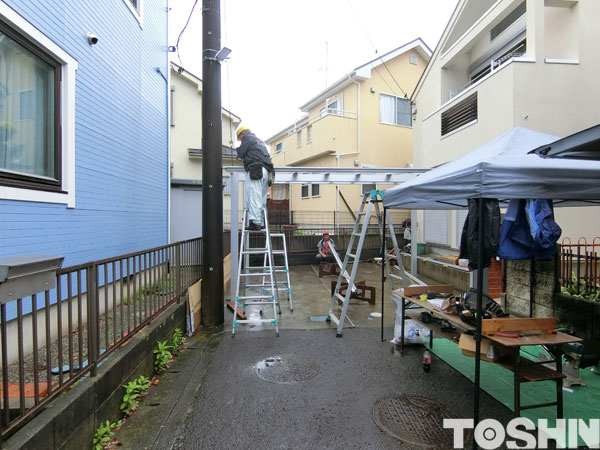 敷地に合わせてカーポートを加工