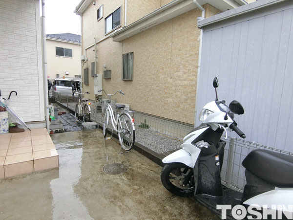 自転車置場に屋根を取付け