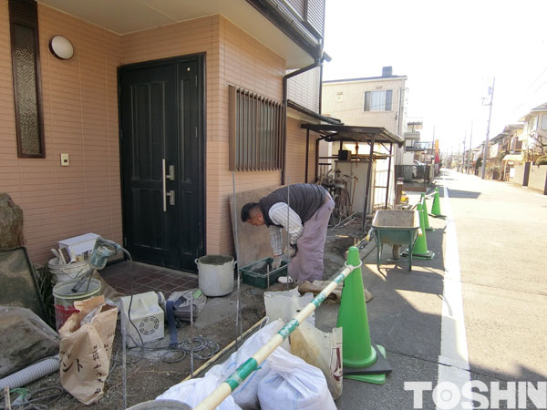 事故で壊れたブロック塀を修復